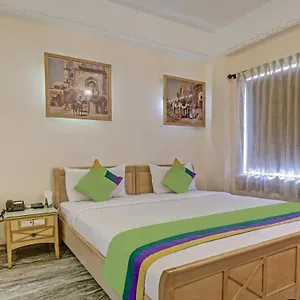Hotel Treebo Komfort Suites, 3 Km From Palace